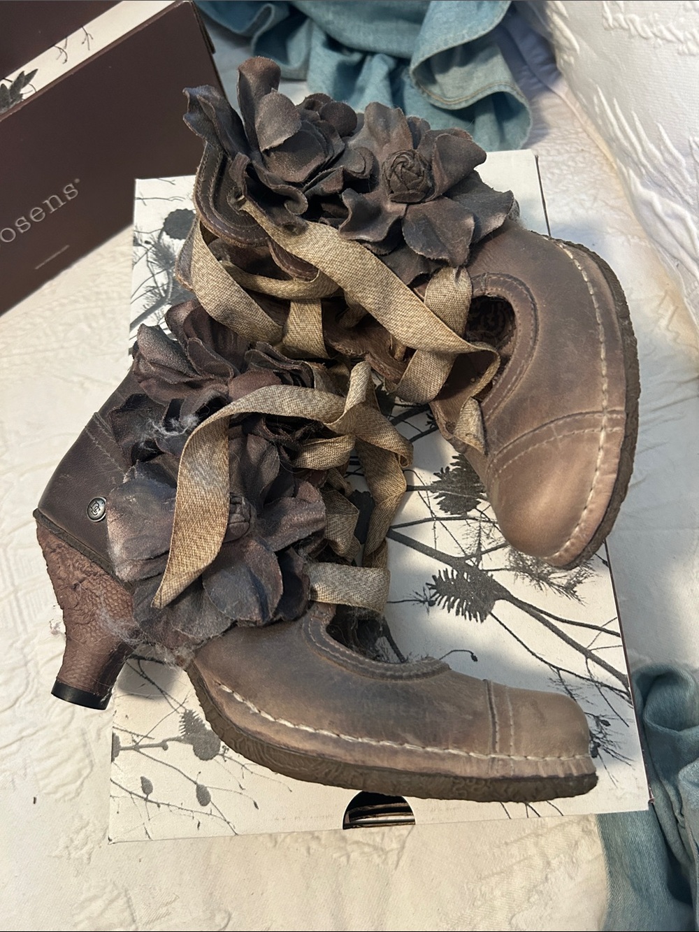 Boho Floral Ribbon Lace Heeled Boots - Brown